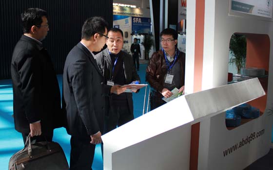 安邦集團(tuán)參加中國（北京）國際供熱通風(fēng)空調(diào)、衛(wèi)生潔具及城建設(shè)備與技術(shù)展會(huì)現(xiàn)場(圖4)