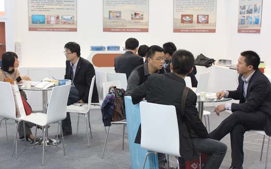 安邦集團參加中國（北京）國際供熱通風(fēng)空調(diào)、衛(wèi)生潔具及城建設(shè)備與技術(shù)展會現(xiàn)場(圖4)